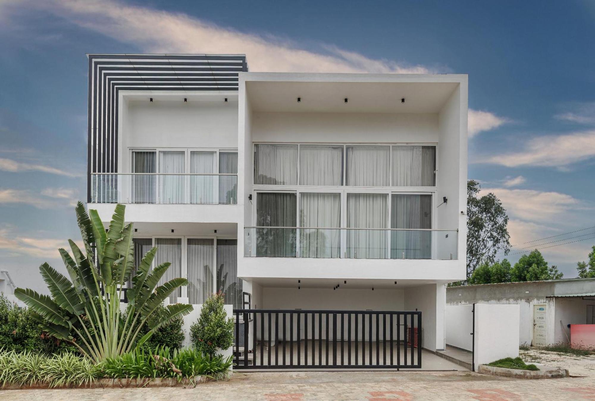 Celestial Sapphire Villa Pvt Pool Veg Food 4Bhk Dod Ballāpur Exterior foto